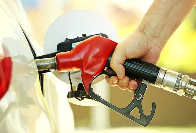Cum sa conduci pentru a reduce consumul de combustibil
